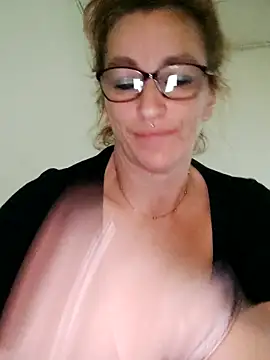 Fifi83Bell online show from 8, 11, 2025