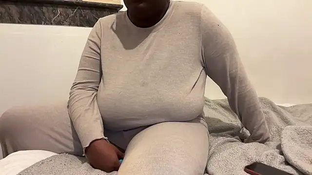 nanaisbackk online show from 29, 10, 2025