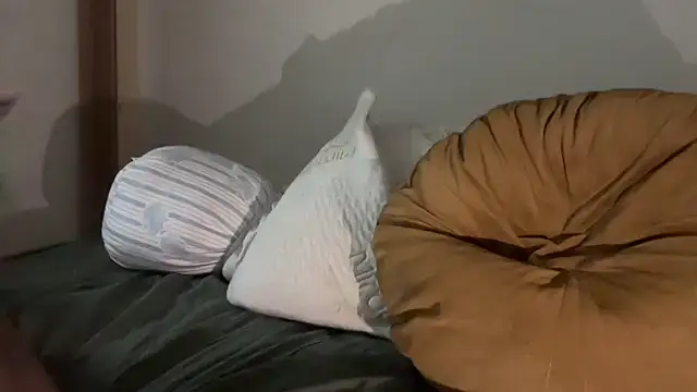 nanaisbackk online show from 19, 10, 2025