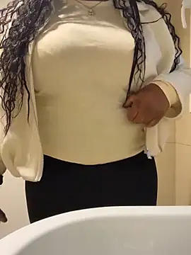 nanaisbackk online show from 17, 12, 2025