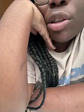 nanaisbackk online show from 23, 11, 2025