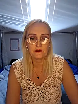 Snapshot of Jenny_Blum chatting on 17, 12, 2025 Jenny Blum online show from 17, 12, 2025