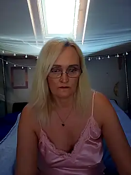 Snapshot of Jenny_Blum chatting on 2, 3, 2026 Jenny Blum online show from 2, 3, 2026