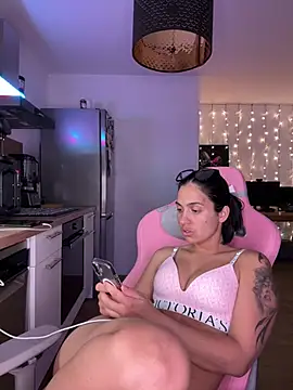 LaPetiteKim online show from 15, 4, 2026