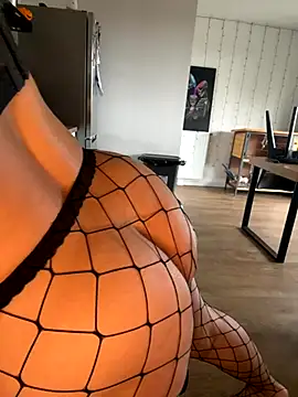 LaPetiteKim online show from 12, 11, 2025