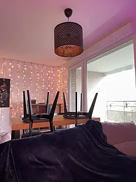 LaPetiteKim online show from 22, 12, 2025