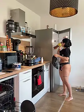 LaPetiteKim online show from 12, 3, 2026