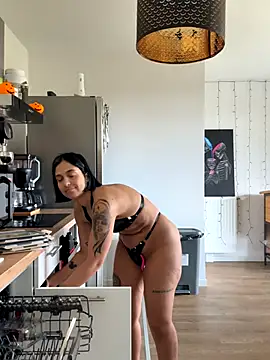 LaPetiteKim online show from 2, 11, 2025