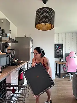 LaPetiteKim online show from 10, 3, 2026