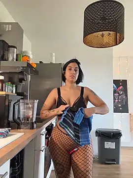 LaPetiteKim online show from 31, 10, 2025