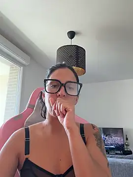 LaPetiteKim online show from 26, 4, 2026
