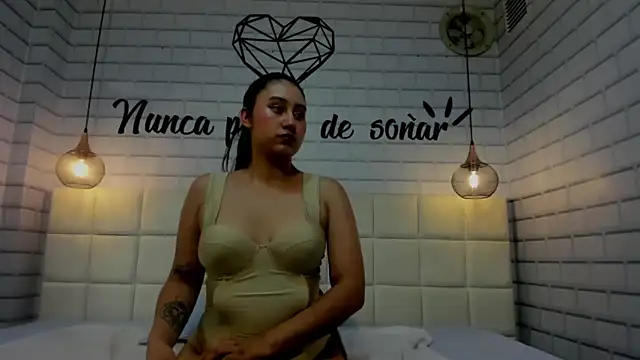 maddyslut  online show from 8, 11, 2025