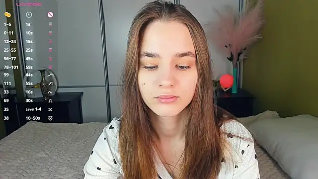 JinnyMcie online show from 5, 4, 2026