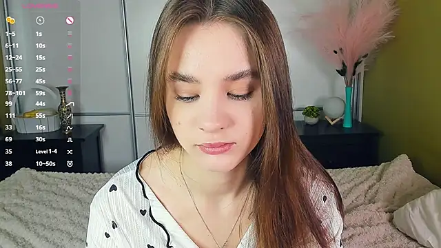 JinnyMcie online show from 12, 4, 2026