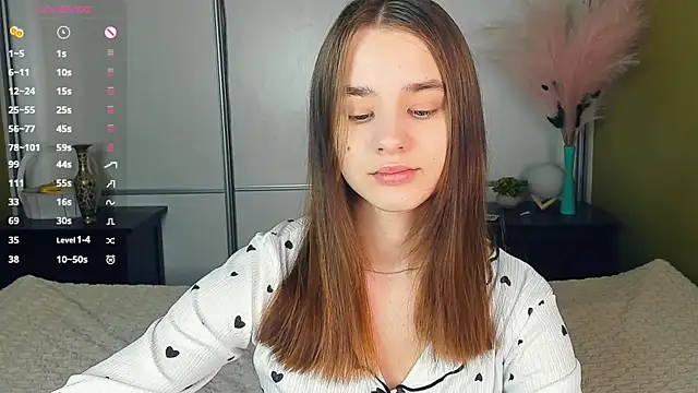 JinnyMcie online show from 7, 4, 2026