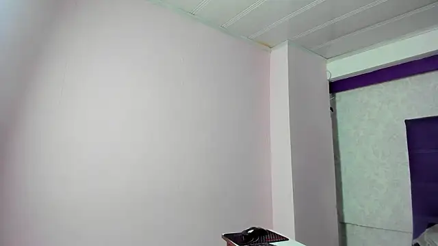 LeaMoreau22 online show from 27, 11, 2025