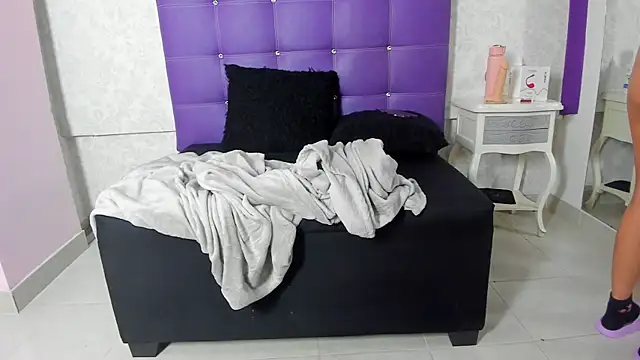 LeaMoreau22 online show from 7, 11, 2025