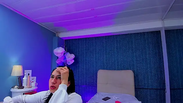 LeaMoreau22 online show from 19, 12, 2025