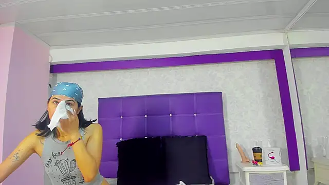 LeaMoreau22 online show from 22, 11, 2025