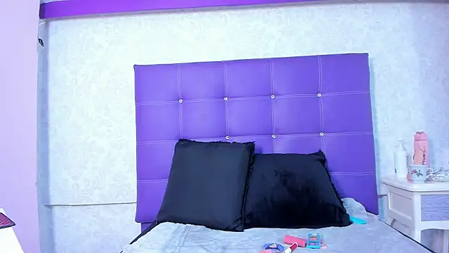 LeaMoreau22 online show from 13, 11, 2025