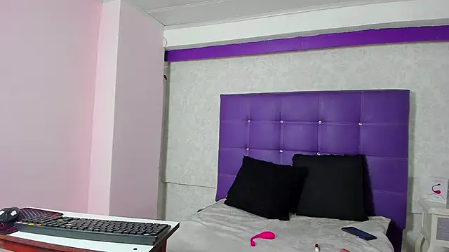 LeaMoreau22 online show from 21, 11, 2025