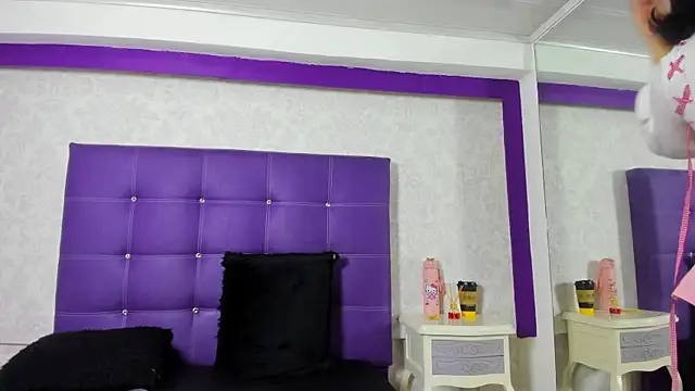 LeaMoreau22 online show from 15, 10, 2025