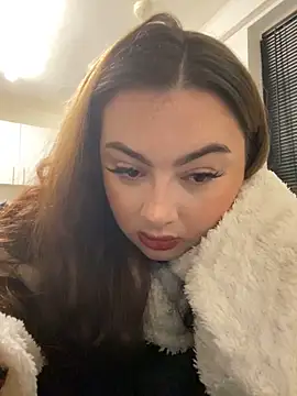 MadelineLeah online show from 11, 6, 2026