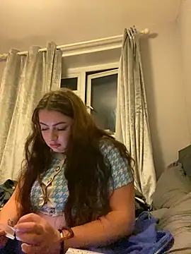 MadelineLeah online show from 11, 6, 2026