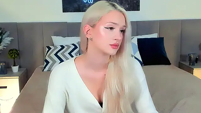 SugarWhisper online show from 5, 10, 2025