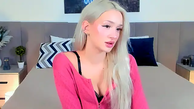 SugarWhisper online show from 1, 12, 2025