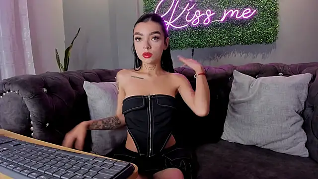 scarlettvelvet  online show from 10, 10, 2025