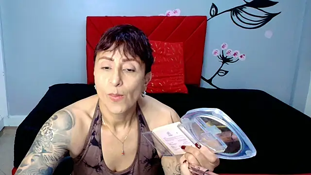 Charlotte  Gray online show from 11, 10, 2025