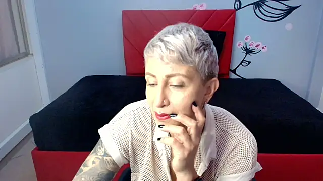 Charlotte  Gray online show from 12, 11, 2025