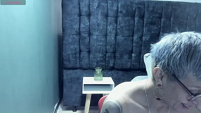 Charlotte  Gray online show from 20, 12, 2025