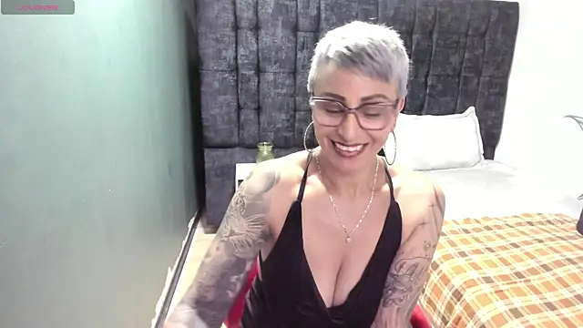 Charlotte  Gray online show from 13, 12, 2025