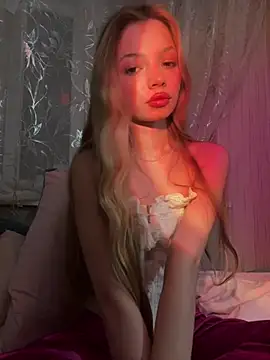  Siennaaa  online show from 24, 2, 2026