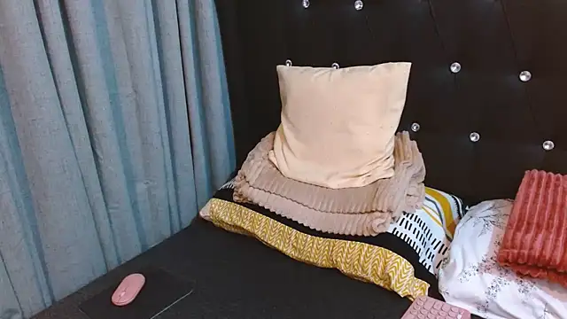 JayKarLo online show from 24, 10, 2025