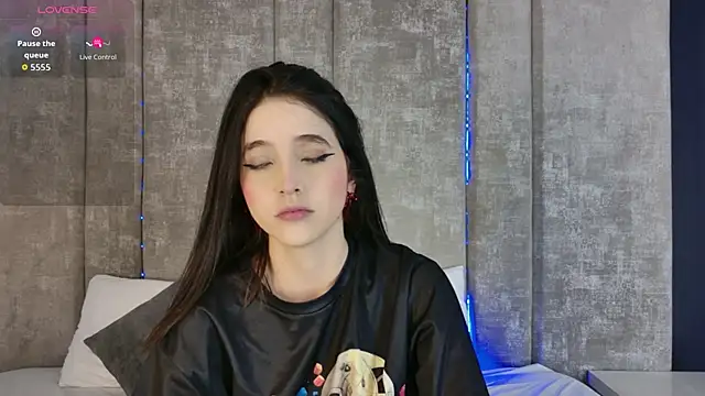 MeganR  online show from 22, 11, 2025