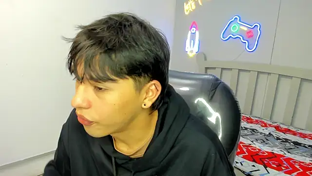 StiwenTwink online show from 24, 10, 2025