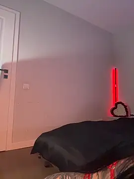 Niinarosee online show from 9, 4, 2026