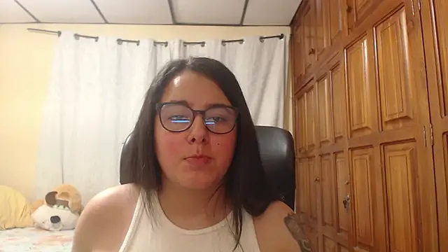 Snapshot of Venus_cat_ chatting on 17, 5, 2026 Venus cat online show from 17, 5, 2026