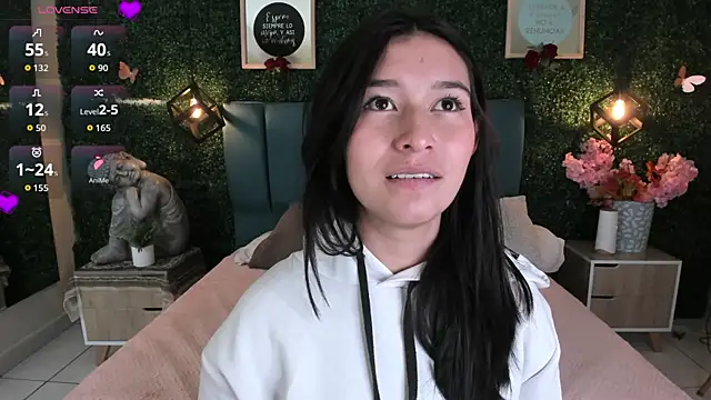 Rubyvixxen  online show from 25, 11, 2025