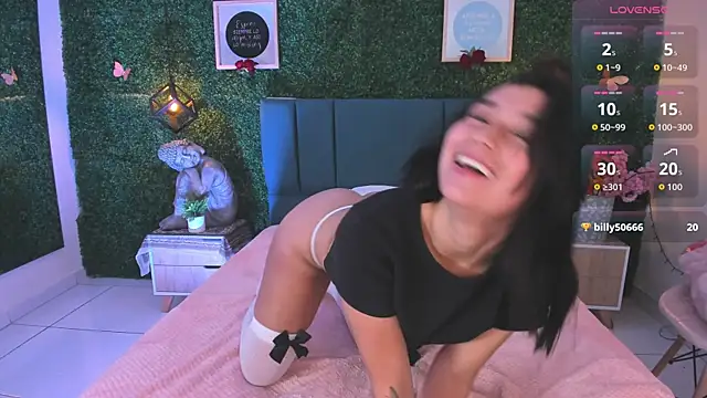 Rubyvixxen  online show from 25, 10, 2025