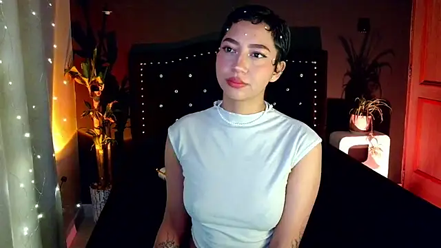 Snapshot of emma_web_ chatting on 29, 4, 2026 emma web online show from 29, 4, 2026