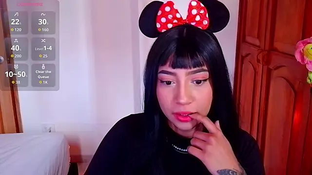 emma web  online show from 11, 11, 2025