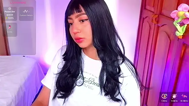 emma web  online show from 17, 10, 2025