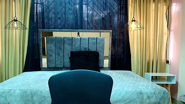 scarlet milf  online show from 3, 11, 2025