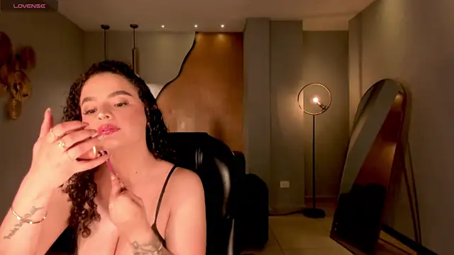 KylieJenkins online show from 15, 12, 2025