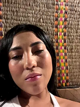 NatalieLewis online show from 8, 11, 2025