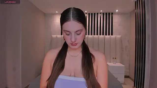 ZoeyWalker  online show from 4, 11, 2025